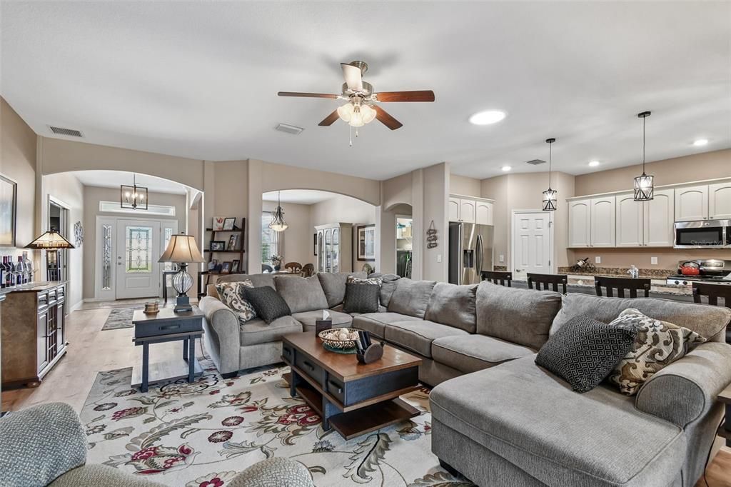 For Sale: $515,000 (4 beds, 3 baths, 2580 Square Feet)