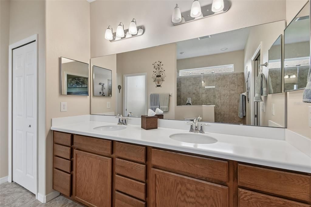 For Sale: $515,000 (4 beds, 3 baths, 2580 Square Feet)