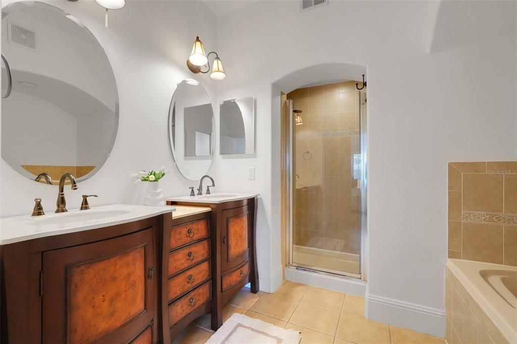 For Sale: $615,000 (3 beds, 3 baths, 1950 Square Feet)