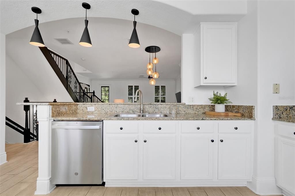 For Sale: $615,000 (3 beds, 3 baths, 1950 Square Feet)