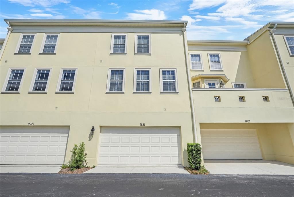 For Sale: $615,000 (3 beds, 3 baths, 1950 Square Feet)