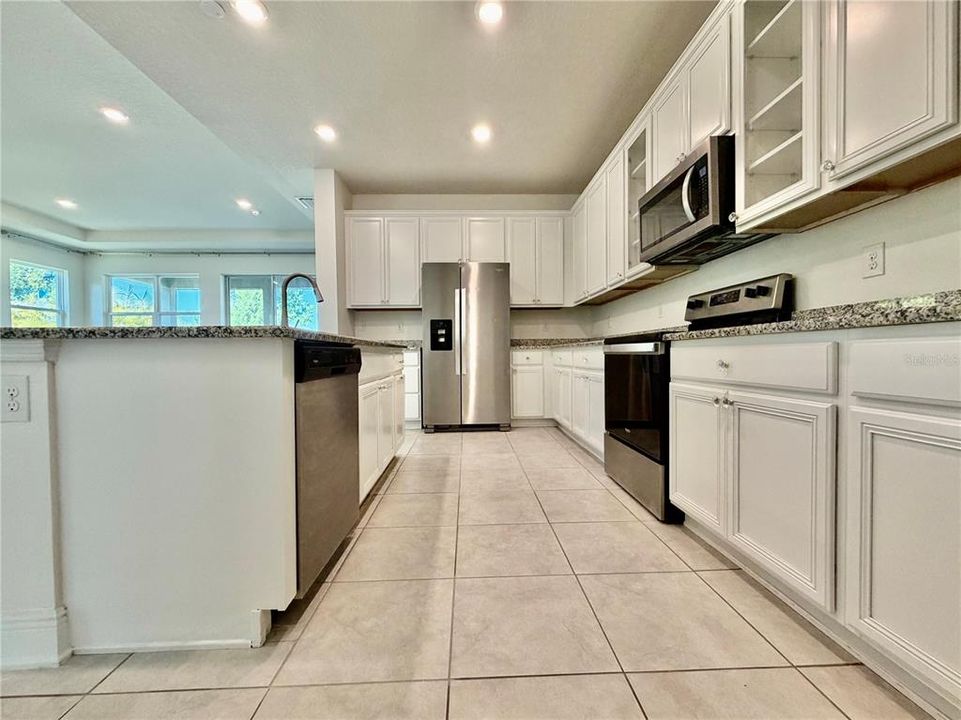 For Rent: $2,900 (4 beds, 3 baths, 2340 Square Feet)