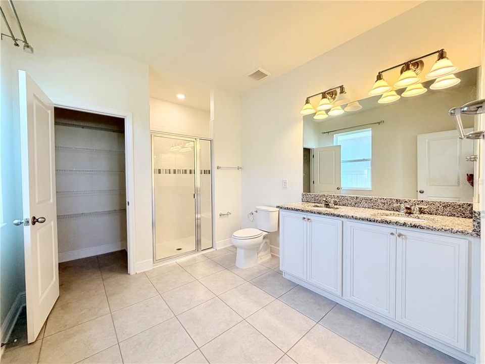For Rent: $2,900 (4 beds, 3 baths, 2340 Square Feet)