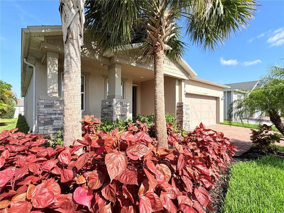 For Rent: $2,900 (4 beds, 3 baths, 2340 Square Feet)