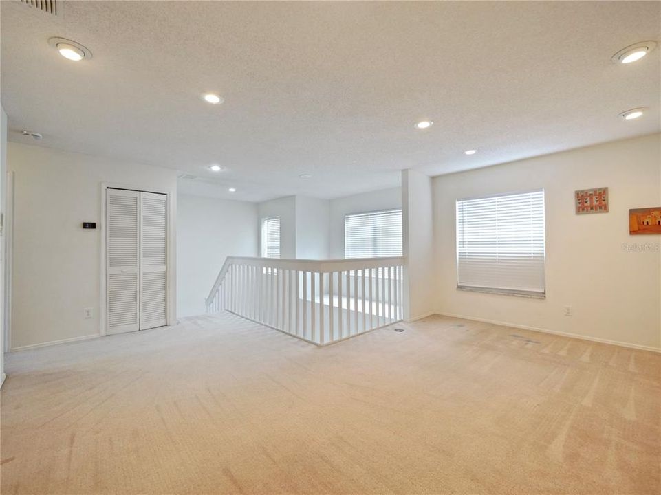 En Venta: $297,500 (3 camas, 2 baños, 1724 Pies cuadrados)
