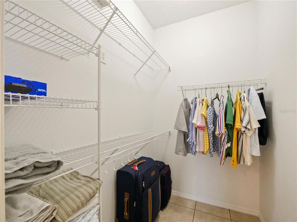 En Venta: $297,500 (3 camas, 2 baños, 1724 Pies cuadrados)