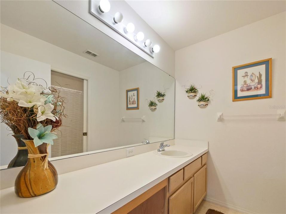 En Venta: $297,500 (3 camas, 2 baños, 1724 Pies cuadrados)