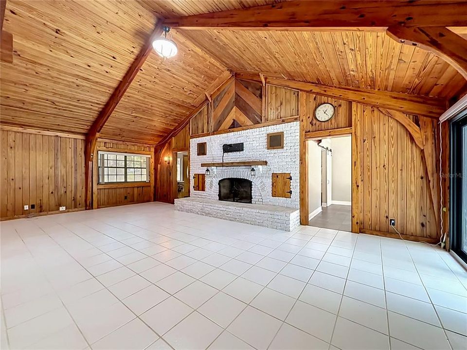 For Sale: $510,000 (4 beds, 2 baths, 2116 Square Feet)