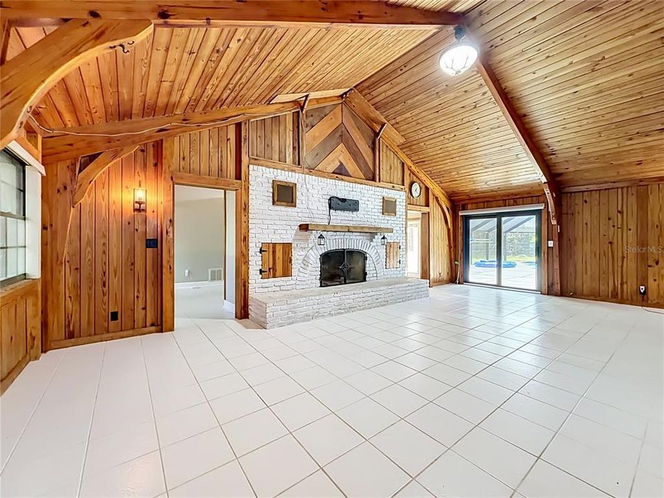 For Sale: $510,000 (4 beds, 2 baths, 2116 Square Feet)