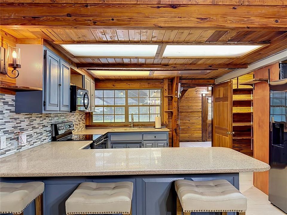 For Sale: $510,000 (4 beds, 2 baths, 2116 Square Feet)