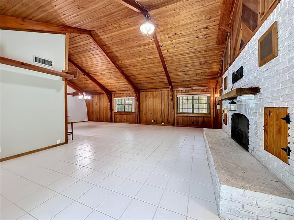 For Sale: $510,000 (4 beds, 2 baths, 2116 Square Feet)