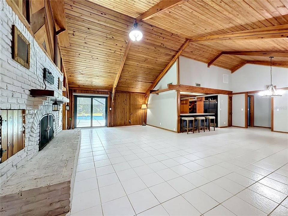 For Sale: $510,000 (4 beds, 2 baths, 2116 Square Feet)