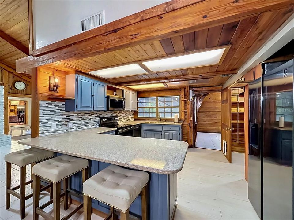 For Sale: $510,000 (4 beds, 2 baths, 2116 Square Feet)
