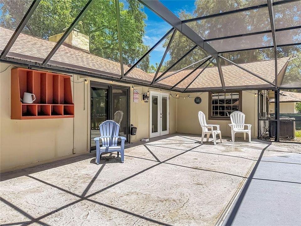 For Sale: $510,000 (4 beds, 2 baths, 2116 Square Feet)