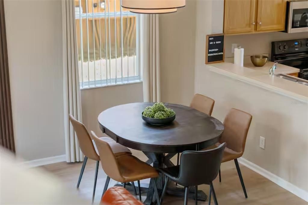 En Venta: $299,990 (4 camas, 3 baños, 1856 Pies cuadrados)