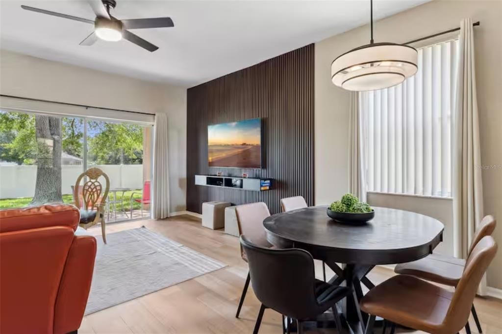 En Venta: $299,990 (4 camas, 3 baños, 1856 Pies cuadrados)