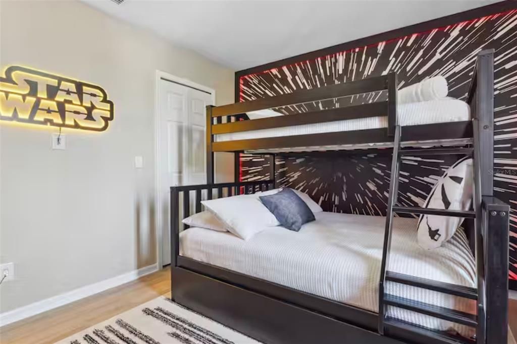 En Venta: $299,990 (4 camas, 3 baños, 1856 Pies cuadrados)