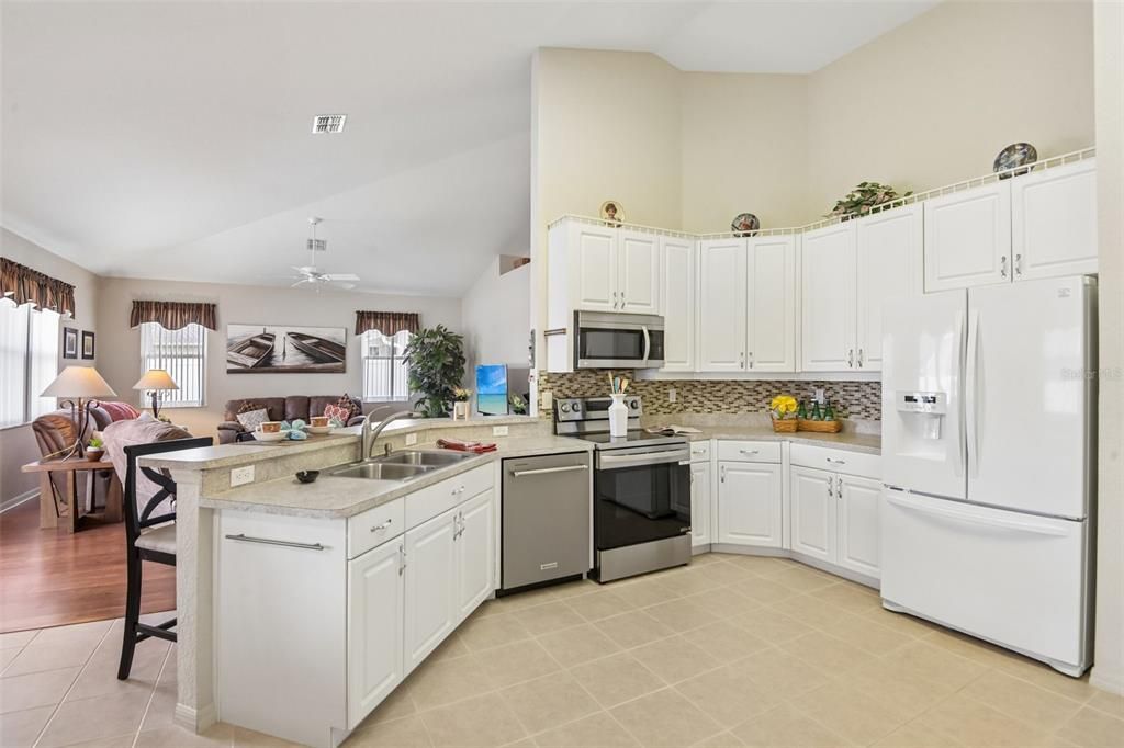 For Sale: $415,000 (3 beds, 2 baths, 2025 Square Feet)