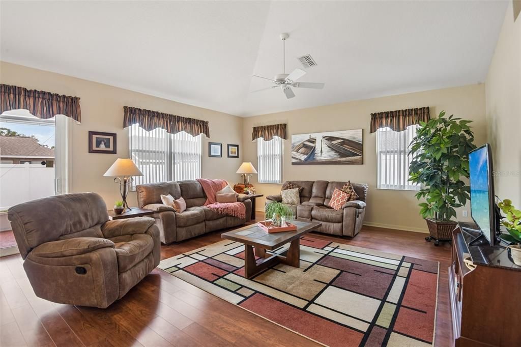 For Sale: $415,000 (3 beds, 2 baths, 2025 Square Feet)