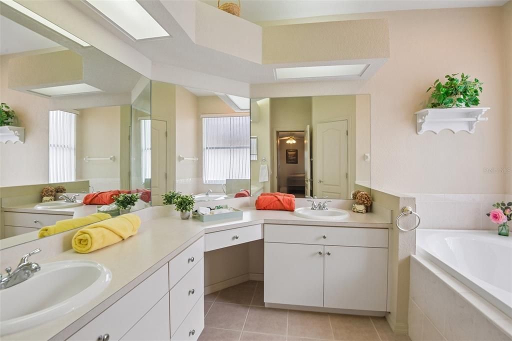 For Sale: $415,000 (3 beds, 2 baths, 2025 Square Feet)