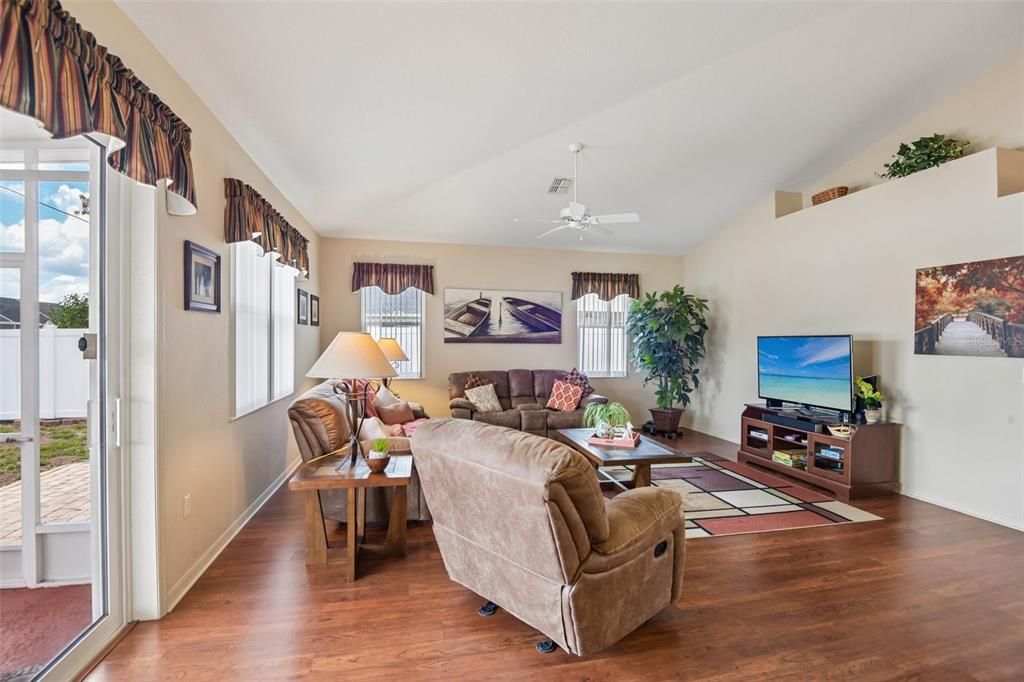 For Sale: $415,000 (3 beds, 2 baths, 2025 Square Feet)