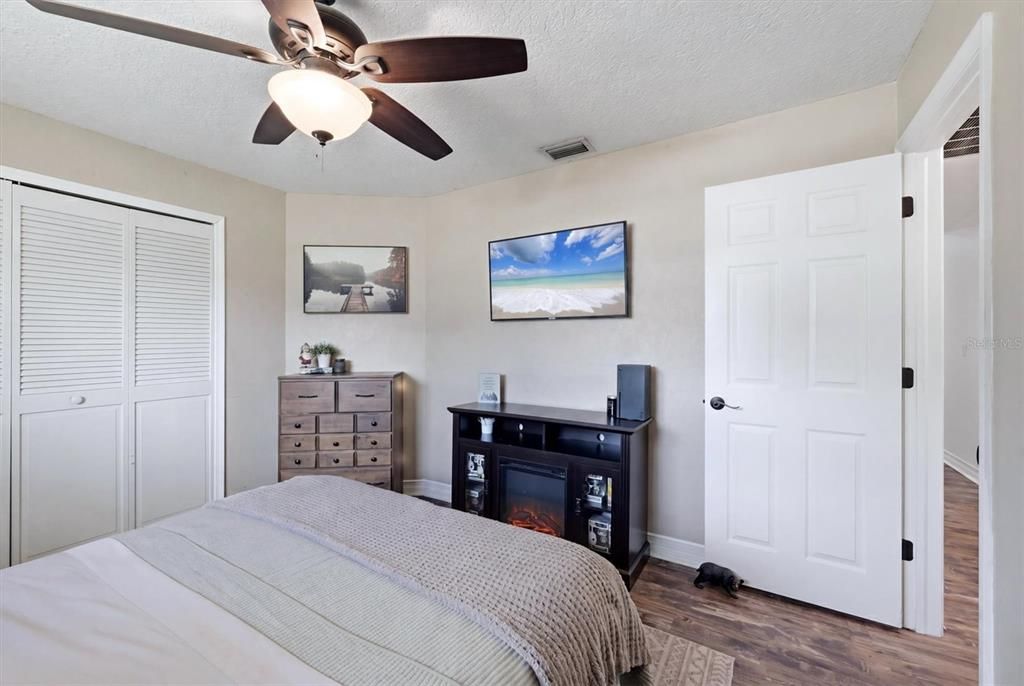 For Sale: $459,000 (3 beds, 2 baths, 2075 Square Feet)