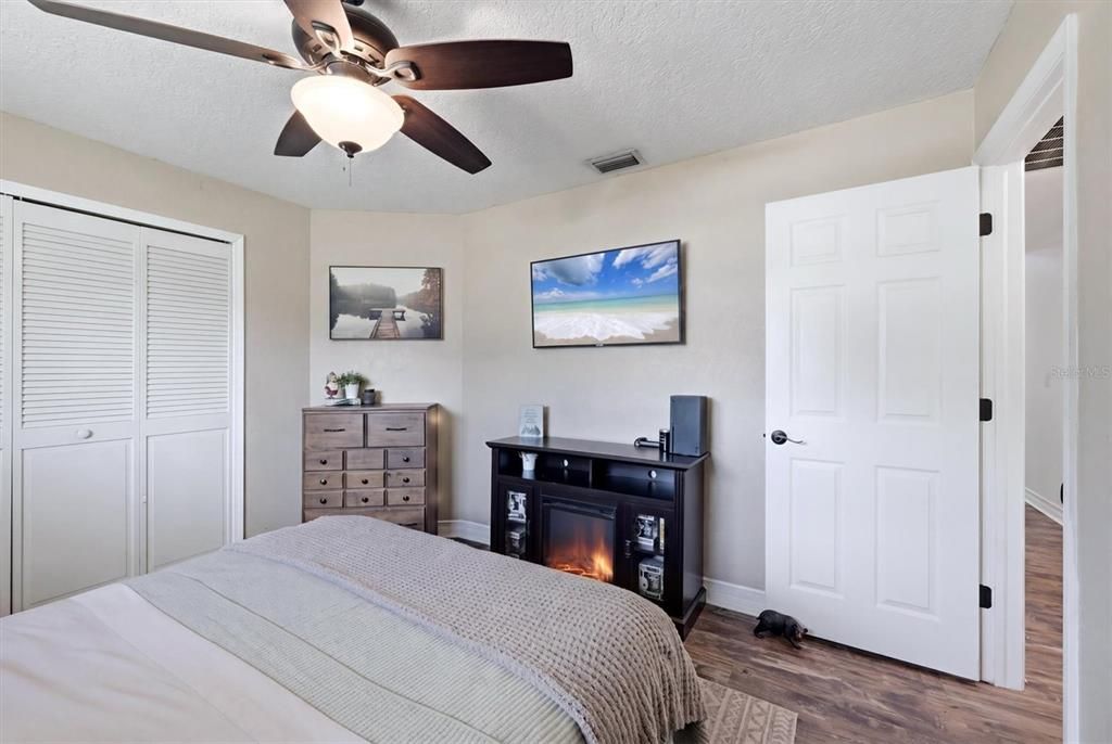 For Sale: $459,000 (3 beds, 2 baths, 2075 Square Feet)
