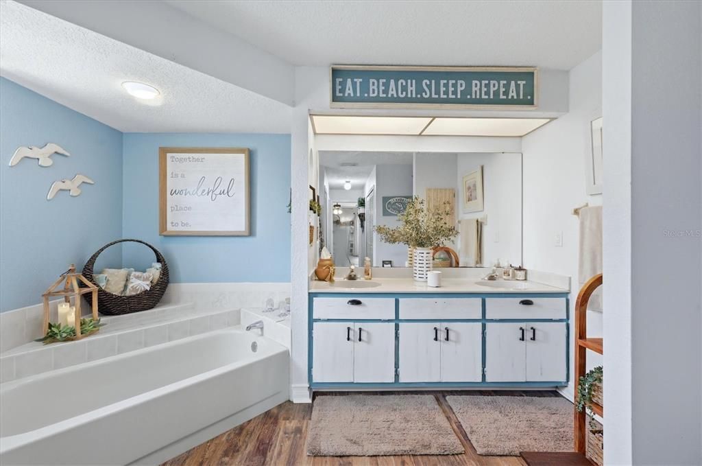 For Sale: $459,000 (3 beds, 2 baths, 2075 Square Feet)