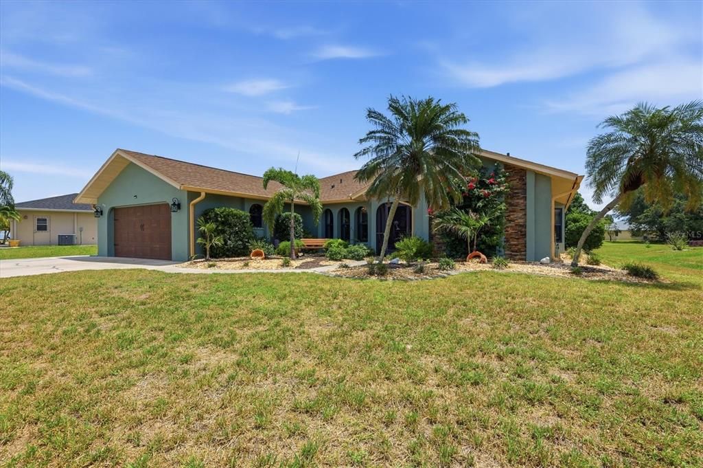 For Sale: $459,000 (3 beds, 2 baths, 2075 Square Feet)