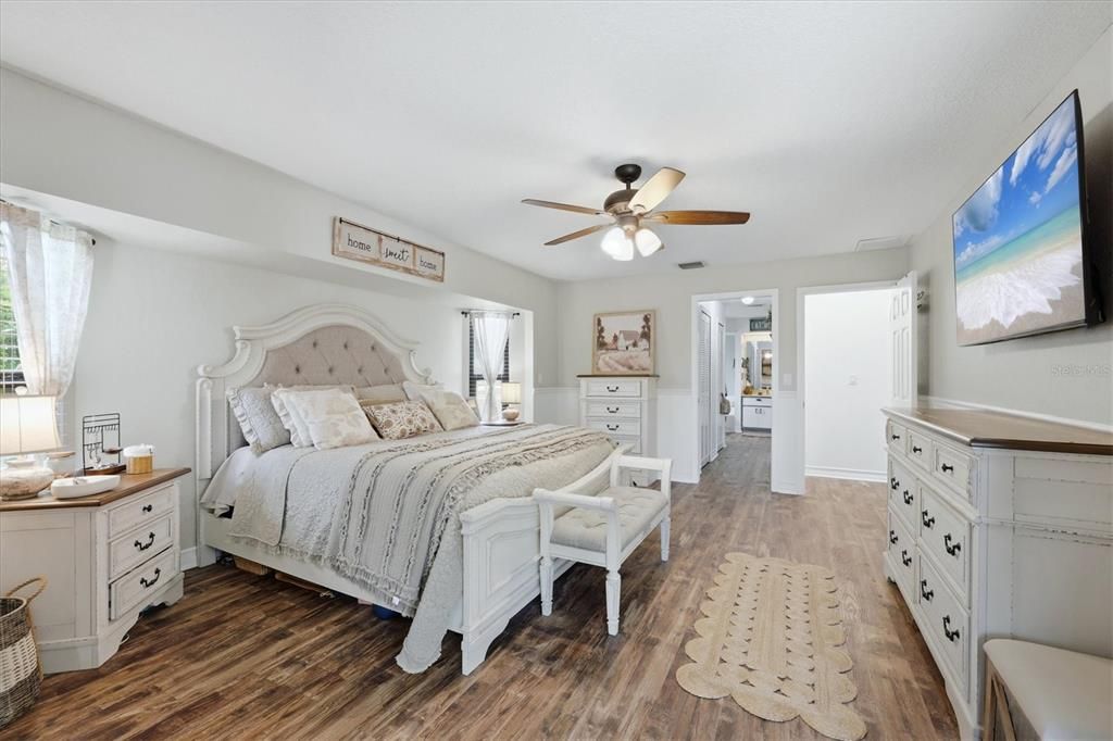 For Sale: $459,000 (3 beds, 2 baths, 2075 Square Feet)