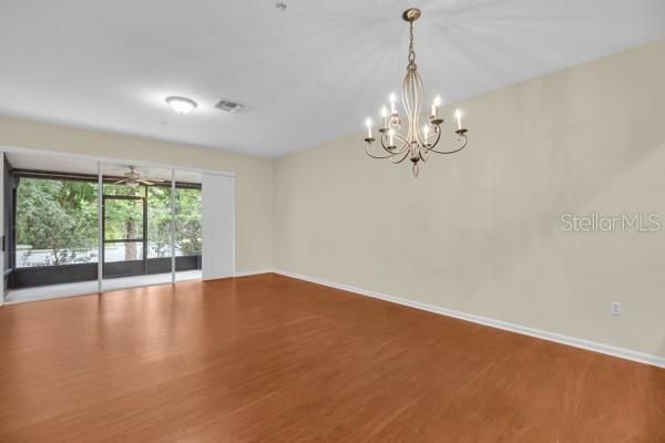 En Venta: $395,000 (3 camas, 2 baños, 1527 Pies cuadrados)
