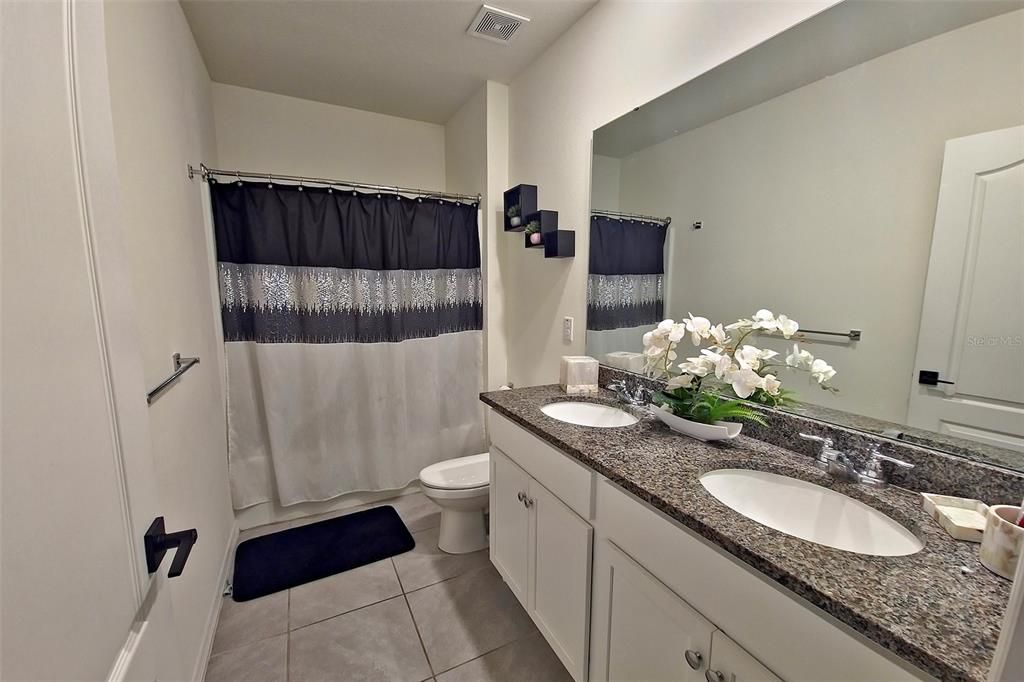 На продажу: $418,900 (5 спален, 3 ванн, 2522 Квадратных фут)