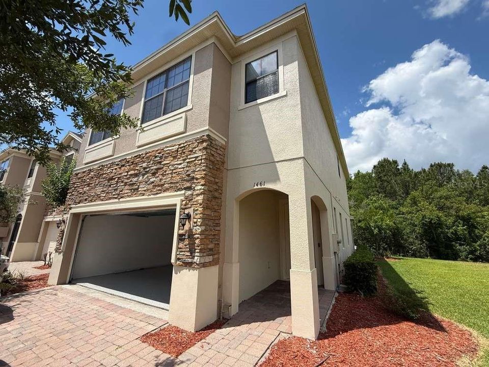 Active With Contract: $2,450 (3 beds, 2 baths, 1800 Square Feet)