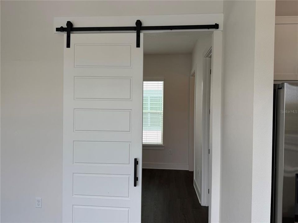 For Rent: $1,500 (1 beds, 1 baths, 484 Square Feet)