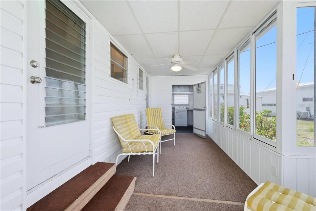 For Sale: $129,900 (2 beds, 2 baths, 800 Square Feet)