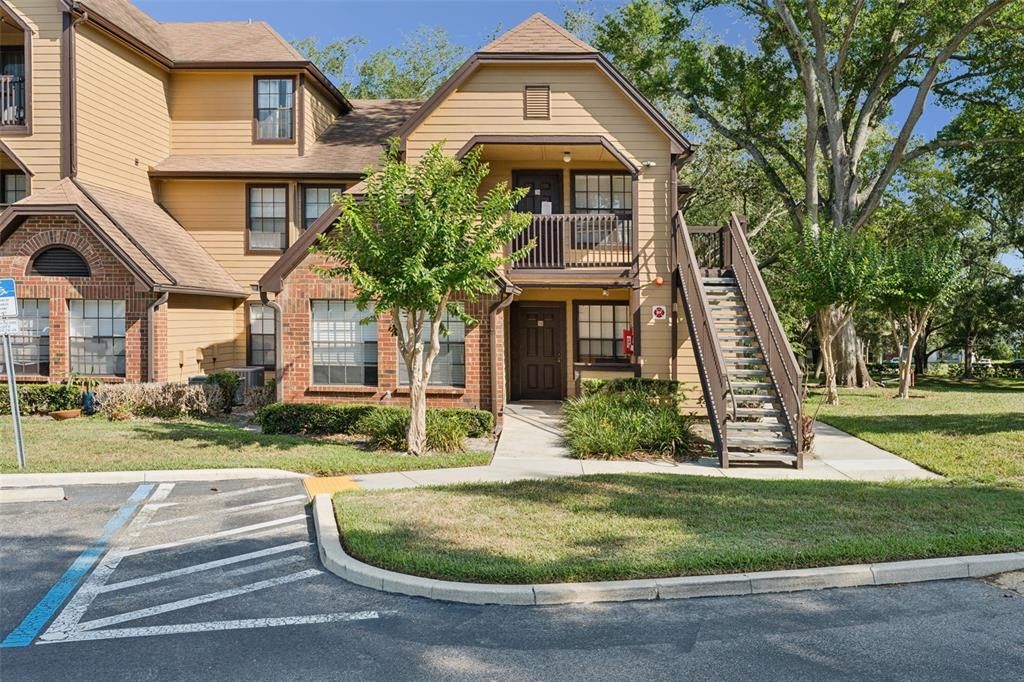 For Sale: $134,900 (2 beds, 2 baths, 893 Square Feet)