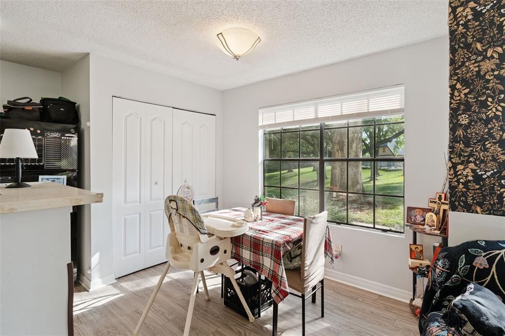 For Sale: $134,900 (2 beds, 2 baths, 893 Square Feet)