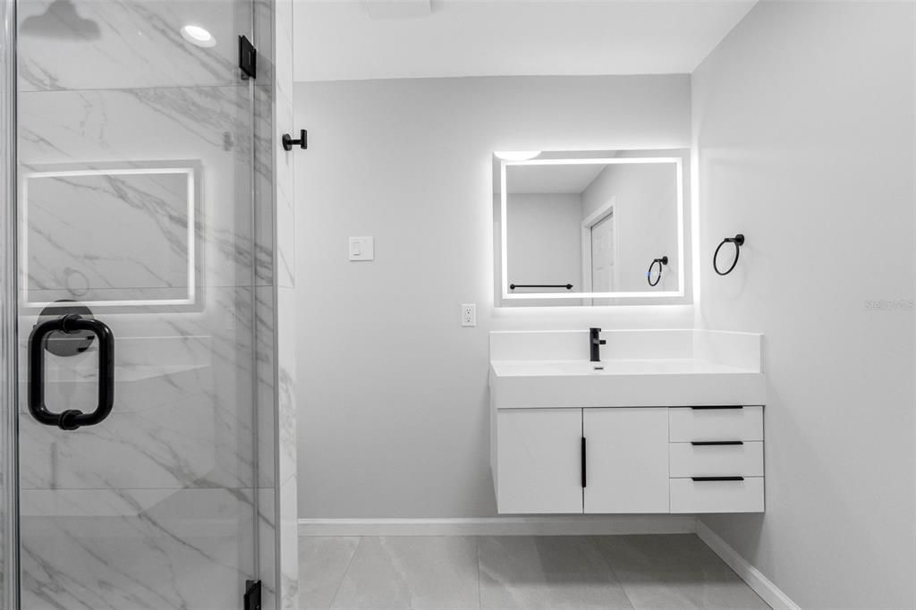 En Venta: $394,990 (2 camas, 2 baños, 917 Pies cuadrados)
