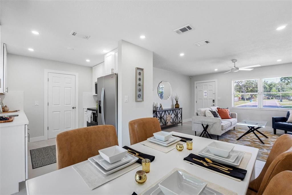 En Venta: $394,990 (2 camas, 2 baños, 917 Pies cuadrados)