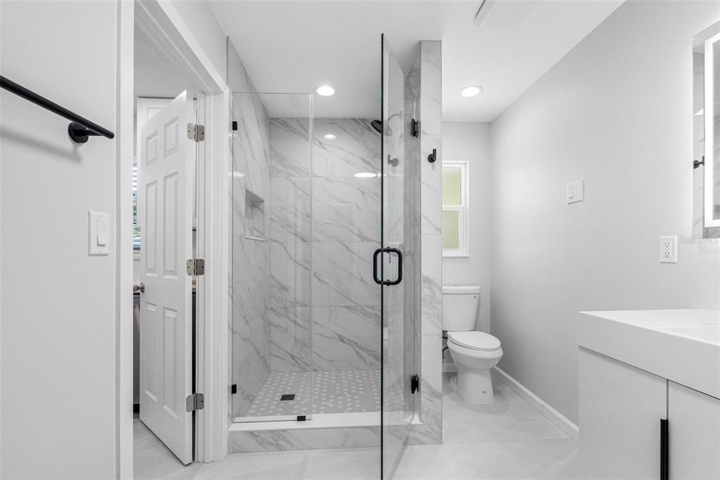 En Venta: $394,990 (2 camas, 2 baños, 917 Pies cuadrados)