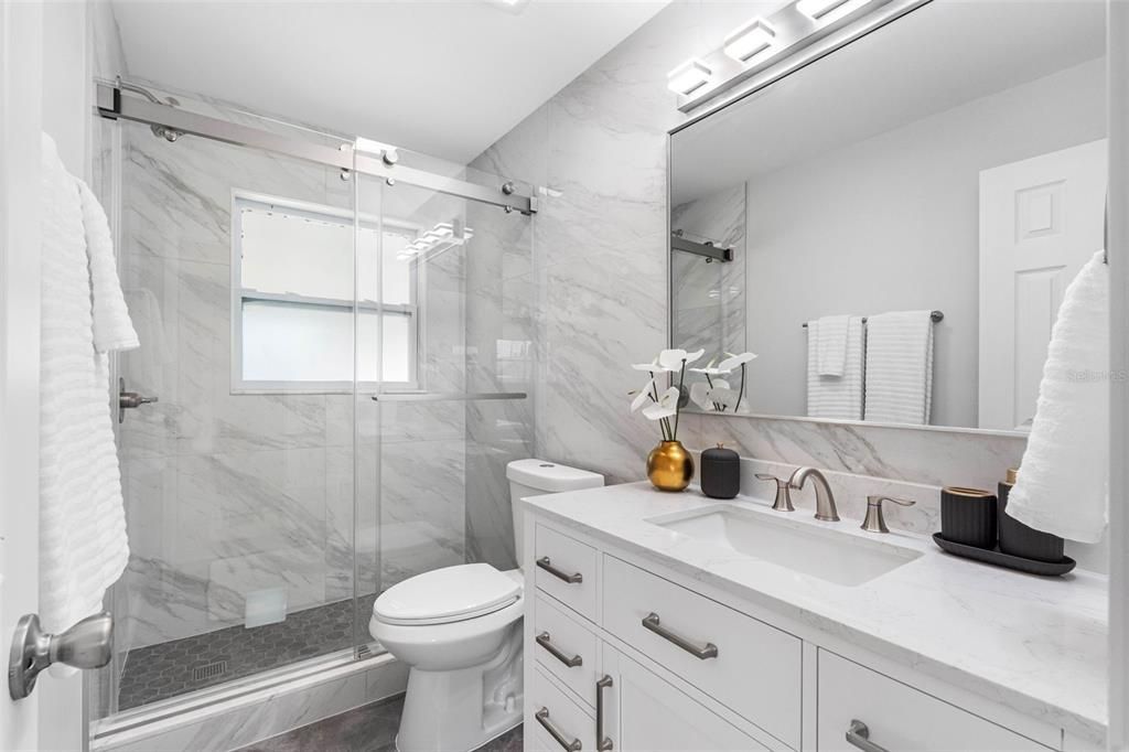 En Venta: $394,990 (2 camas, 2 baños, 917 Pies cuadrados)