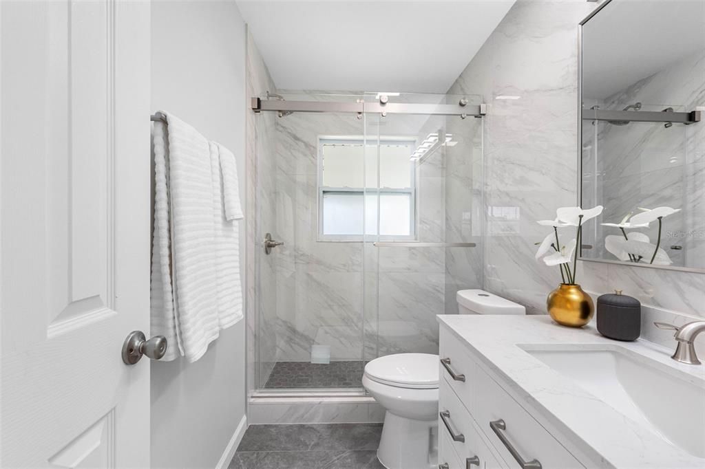 En Venta: $394,990 (2 camas, 2 baños, 917 Pies cuadrados)