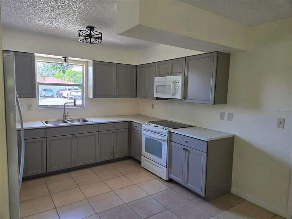 En Venta: $229,000 (3 camas, 2 baños, 1330 Pies cuadrados)