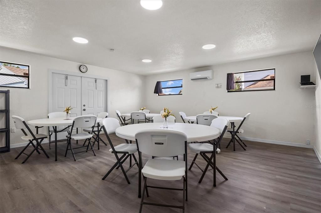 For Sale: $179,990 (2 beds, 2 baths, 1247 Square Feet)