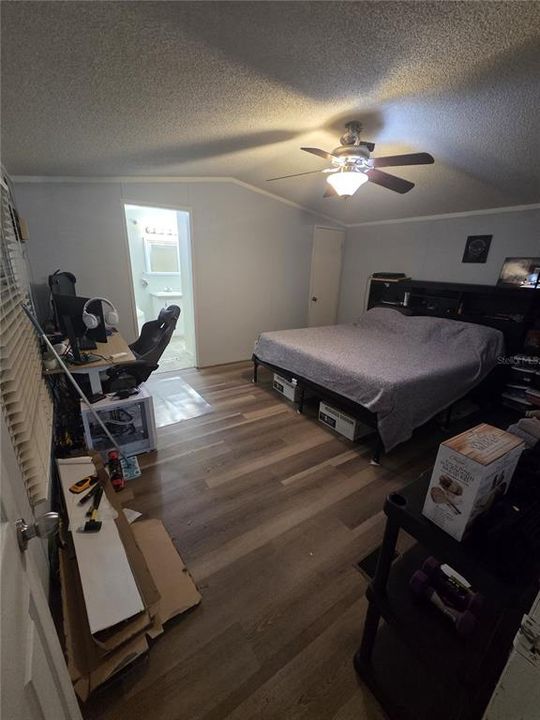 For Sale: $165,000 (3 beds, 2 baths, 1125 Square Feet)