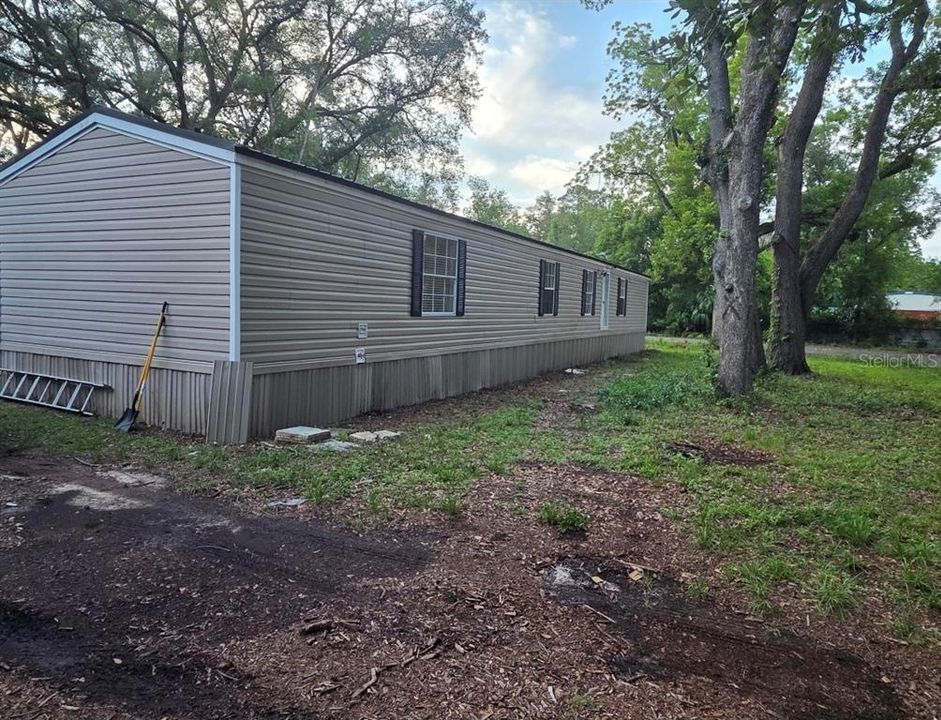 For Sale: $165,000 (3 beds, 2 baths, 1125 Square Feet)