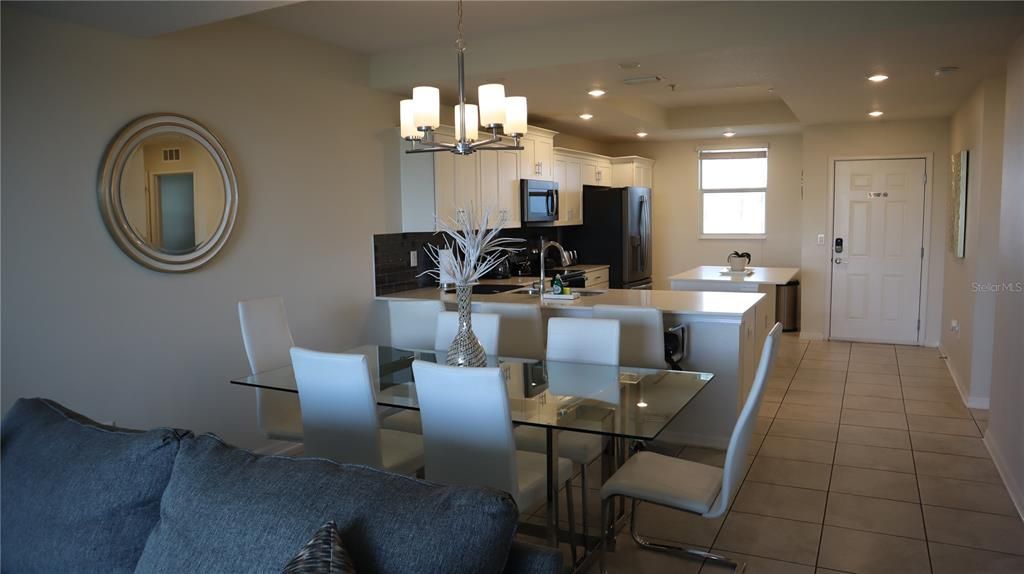 For Sale: $349,000 (2 beds, 2 baths, 1126 Square Feet)