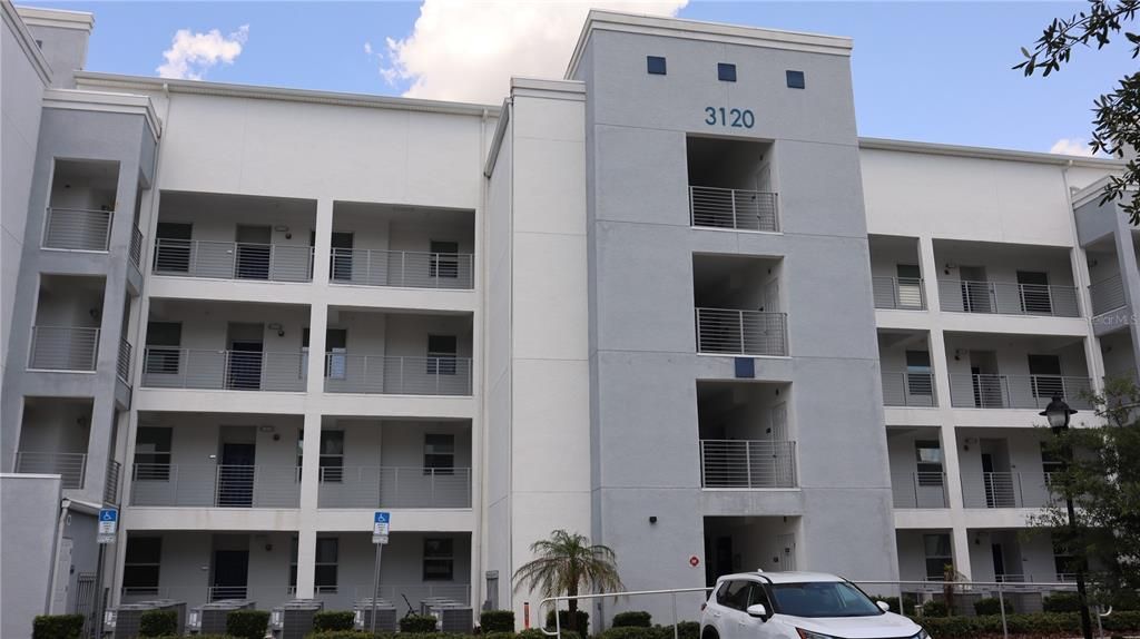 For Sale: $349,000 (2 beds, 2 baths, 1126 Square Feet)