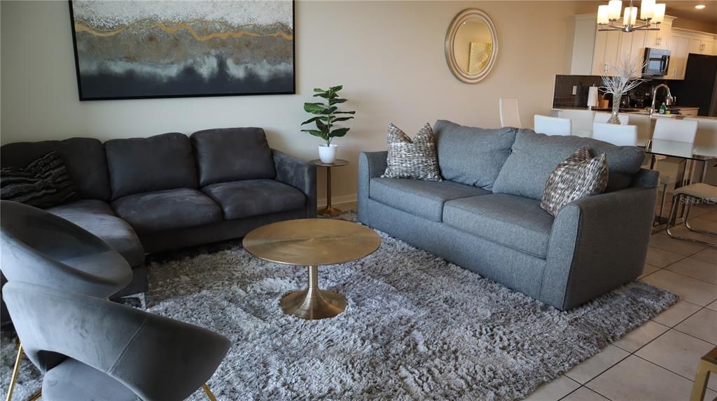 For Sale: $349,000 (2 beds, 2 baths, 1126 Square Feet)