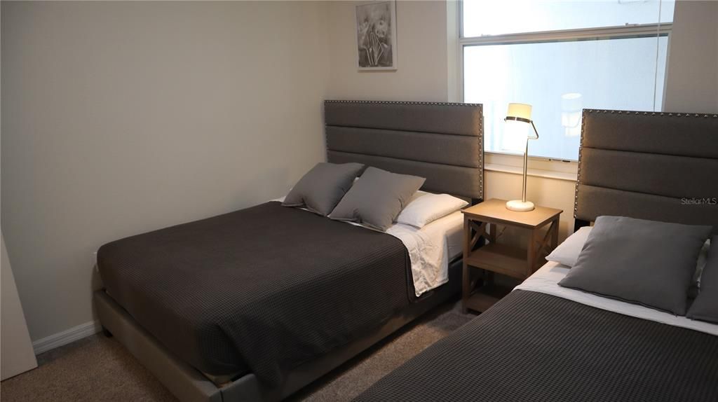 For Sale: $349,000 (2 beds, 2 baths, 1126 Square Feet)